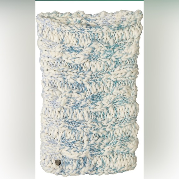 🆕 Betsey Johnson Women's Snow Diggity Cowl Cold Weather Scarf. NWT - Picture 3 of 9